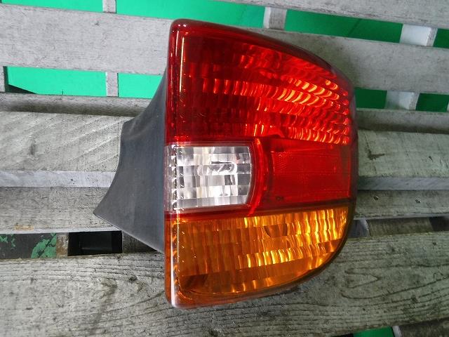 【中古】中古部品 セリカ ZZT231 右ﾃｰﾙﾗﾝﾌﾟ 【3340140100-001338926615500】