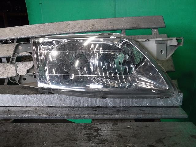 【中古】中古部品 プレマシー CP8W 右ﾍｯﾄﾞﾗﾝﾌﾟ 【3340140100-001675322410800】