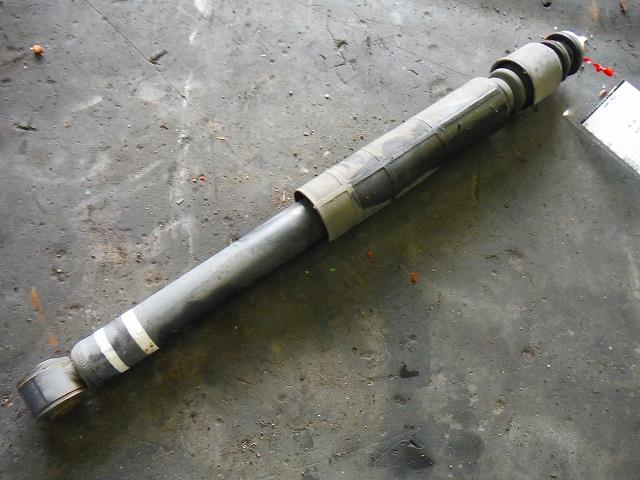 【中古】中古部品 ブルーバードシルフィ KG11 左ﾘｱｼｮｯｸｱﾌﾞｿｰﾊﾞｰ 【3340140100-001170917150800】