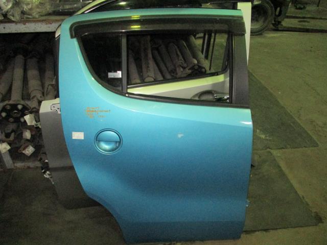 【中古】中古部品 モコ MG22S 右ﾘｱﾄﾞｱ 【3310160100-211221000913300】