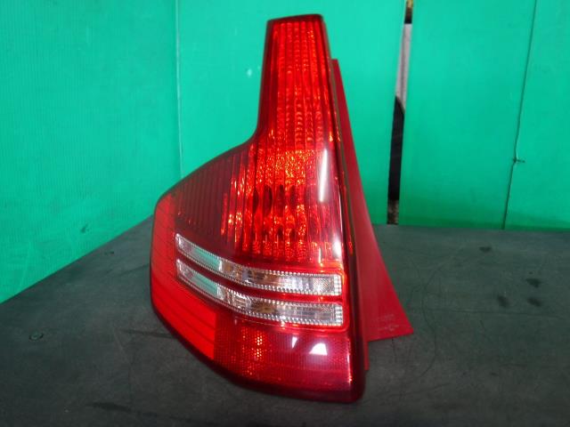【中古】中古部品 シトロエン C4 B5NFU 左ﾃｰﾙﾗﾝﾌﾟ 【3340140100-000022150415600】