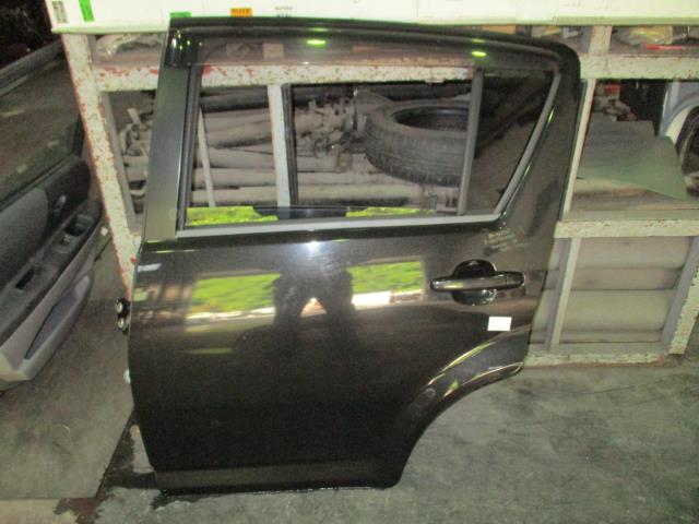 【中古】中古部品 パッソ QNC10 左ﾘｱﾄﾞｱ 【3310160100-211221000313400】