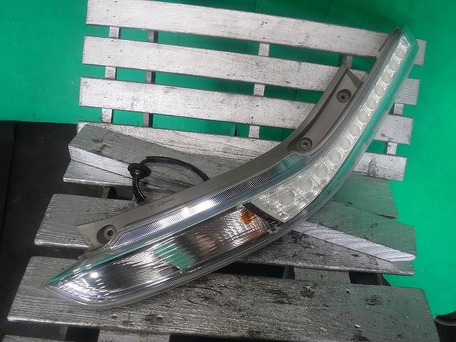 【中古】中古部品 リーフ ZE0 右ﾃｰﾙﾗﾝﾌﾟ 【3340140100-001640085115500】