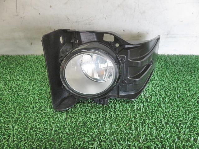【中古】中古部品 ＳＡＩ AZK10 左ﾌｫｸﾞﾗﾝﾌﾟ 【3330380100-000034019010950】