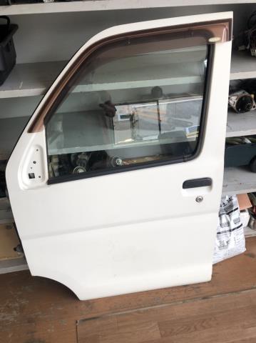 【中古】中古部品 ハイゼット S331V 左ﾌﾛﾝﾄﾄﾞｱ 【3330430100-220526000113200】 11,326円