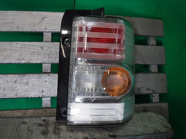 【中古】中古部品 ムーヴコンテ L575S 右ﾃｰﾙﾗﾝﾌﾟ 【3340140100-001651591315500】