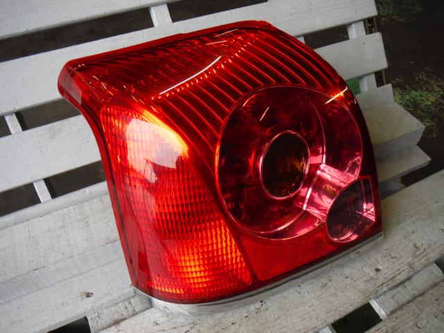【中古】中古部品 アベンシス AZT250 左ﾃｰﾙﾗﾝﾌﾟ 【3340140100-001153886315600】
