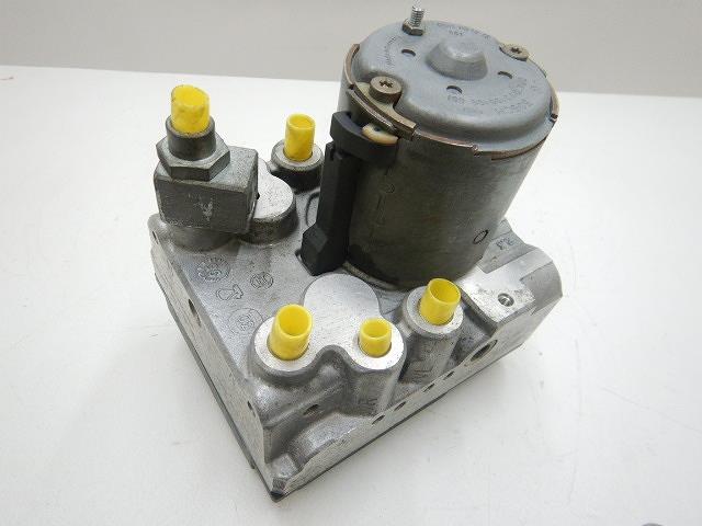 【中古】中古部品 BMW 5シリーズ DE44 ABSｱｸﾁｭｴｰﾀｰ 【3310070100-000213002342500】