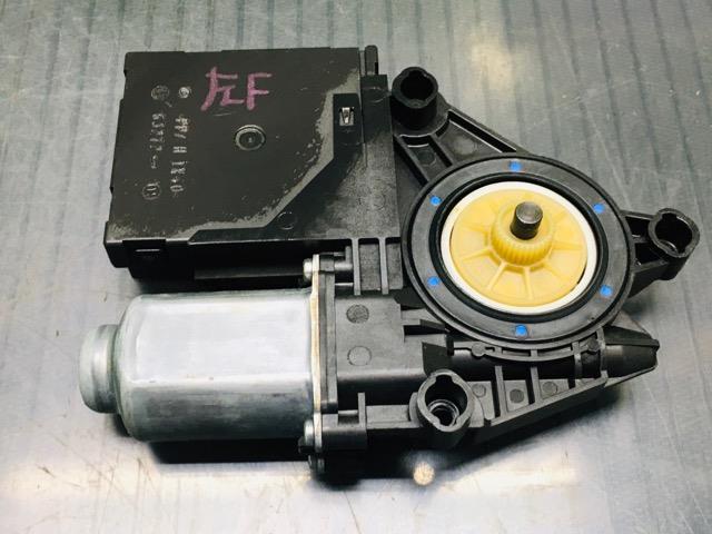 好評にて期間延長】 中古部品 VW ゴルフ 1JAVU 左ﾌﾛﾝﾄﾄﾞｱ