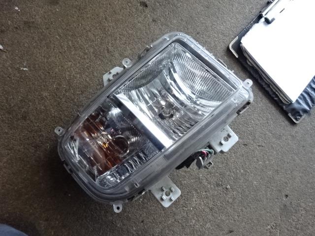 【中古】中古部品 ムーヴ L175S 右ﾌｫｸﾞﾗﾝﾌﾟ 【3310410000-001518413610850】