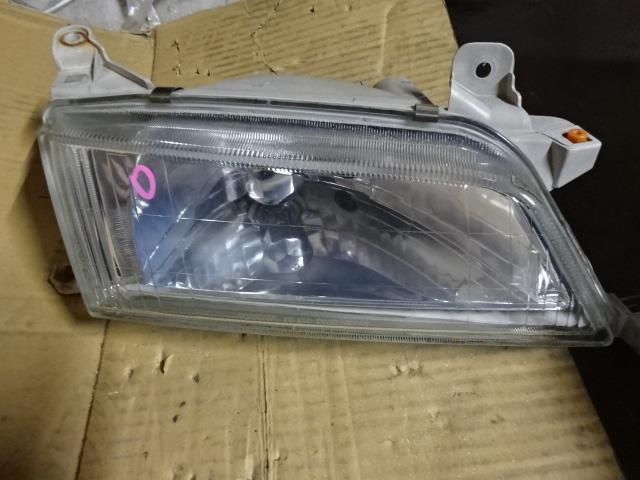 【中古】中古部品 コロナプレミオ AT211 右ﾍｯﾄﾞﾗﾝﾌﾟ 【3310410000-001573719910800】