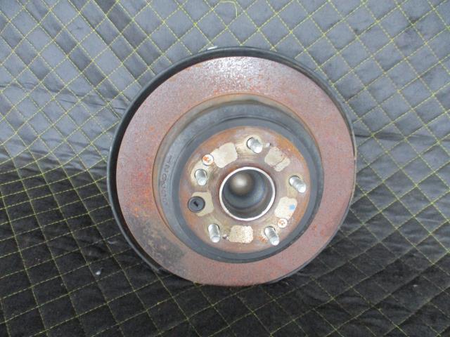 中古部品 アコード CR6 右リアナックルハブ