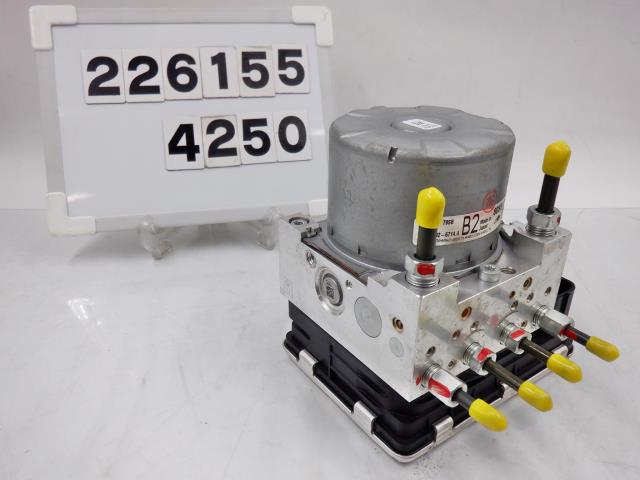 【中古】中古部品 スイフト ZC83S ABSｱｸﾁｭｴｰﾀｰ 【3330890100-000022615542500】