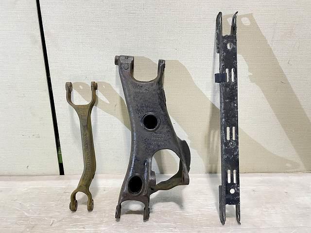 【中古】中古部品 ボルボ 90シリーズ CB5254AW 左ﾘｱﾛｱｱｰﾑ 【3310050100-001463618351840】