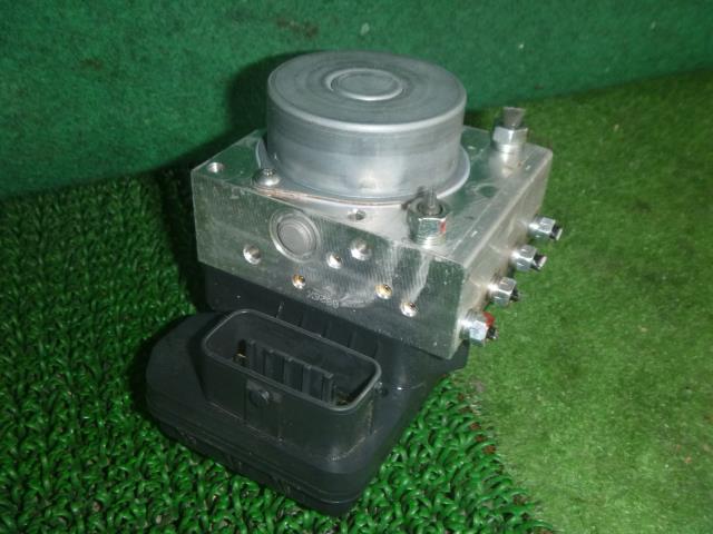 【中古】中古部品 ヴィッツ NSP135 ABSｱｸﾁｭｴｰﾀｰ 【3330370100-000223017442500】 20,931円