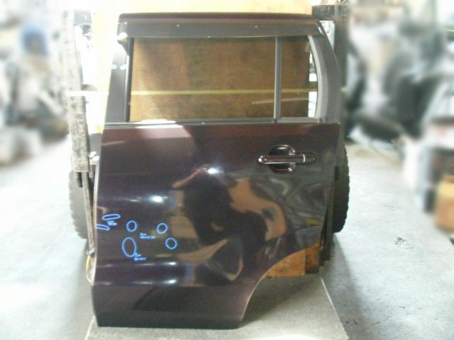 【中古】中古部品 ワゴンＲ MH23S 左ﾘｱﾄﾞｱ 【3310050100-000203035613400】