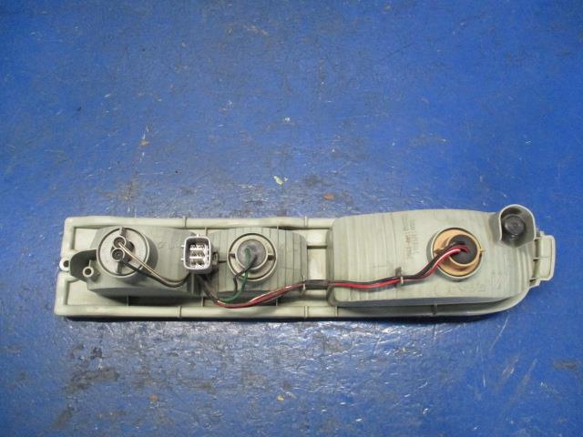 【中古】中古部品ハイゼットS321V左テールランプ【3310270100-000013155515600】
