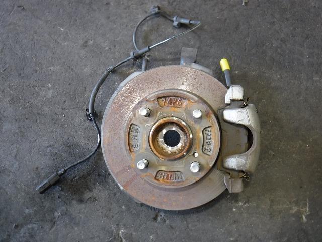 【中古】中古部品 キャロル HB36S 右ﾌﾛﾝﾄﾅｯｸﾙﾊﾌﾞ 【3340140100-000022028844310】