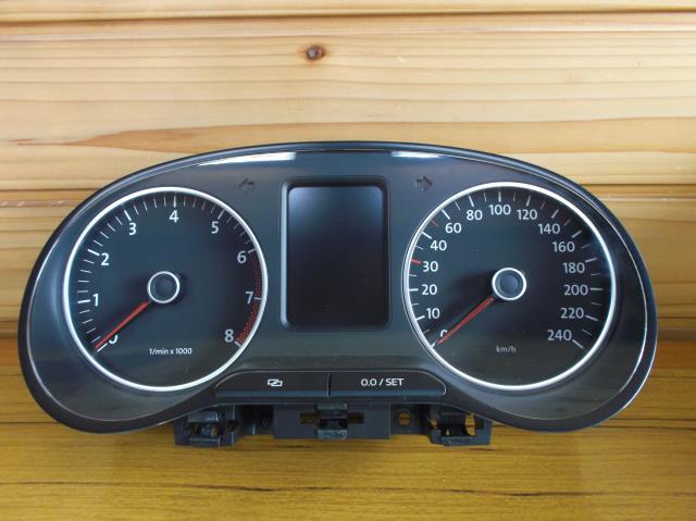 中古部品 VW ポロ 6RCBZ スピードメーター