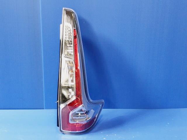 【中古】中古部品 デイズ B21W 右ﾃｰﾙﾗﾝﾌﾟ 【3310050100-220217000215500】