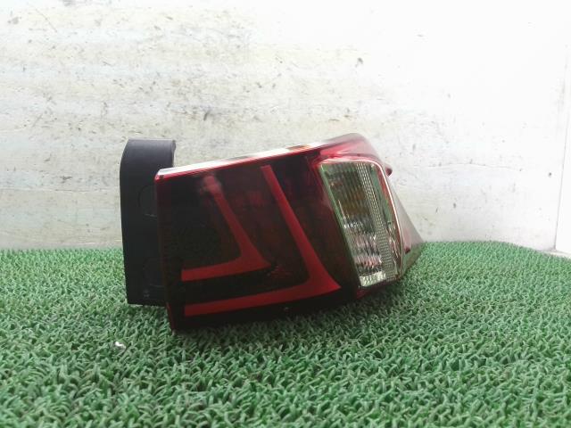 【中古】中古部品 レクサス AVE30 右ﾃｰﾙﾗﾝﾌﾟ 【3310540000-000021576315500】 7,366円