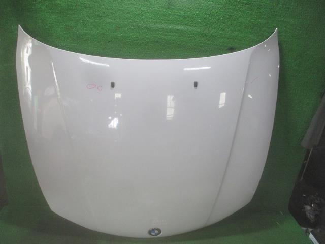 【中古】中古部品 BMW 1シリーズ UE16 ﾎﾞﾝﾈｯﾄﾌｰﾄﾞ 【3500080000-220309000410500】