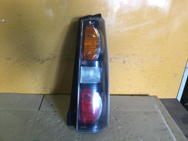 【中古】中古部品 ワゴンＲ MH22S 右ﾃｰﾙﾗﾝﾌﾟ 【3330960100-000051665615500】