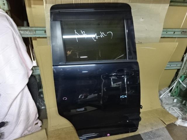 【中古】中古部品 ソリオ MA15S 右ﾘｱﾄﾞｱ 【3310410000-001571047613300】
