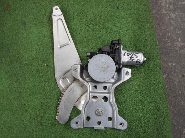 【中古】中古部品 ムーヴコンテ L575S 左ﾘｱﾄﾞｱﾚｷﾞｭﾚｰﾀ･ﾓｰﾀｰ 【3330190100-000002107513420】