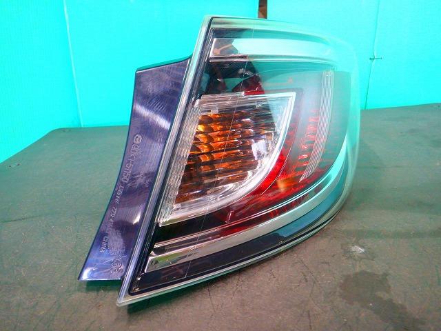 【中古】中古部品 アテンザ GHEFP 右ﾃｰﾙﾗﾝﾌﾟ 【3340140100-000022220415500】