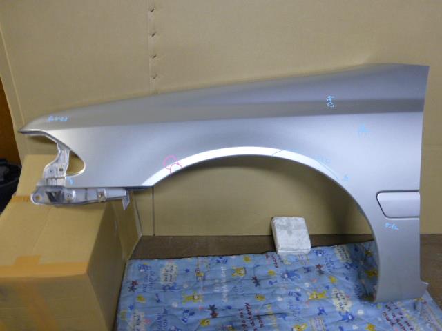 【中古】中古部品 カリーナ AT212 左ﾌﾛﾝﾄﾌｪﾝﾀﾞｰ 【3310410000-001146312310700】