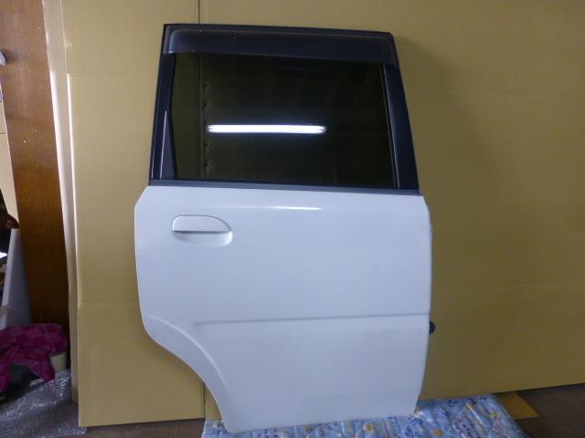【中古】中古部品 ムーヴ L150S 右ﾘｱﾄﾞｱ 【3310410000-001161685513300】