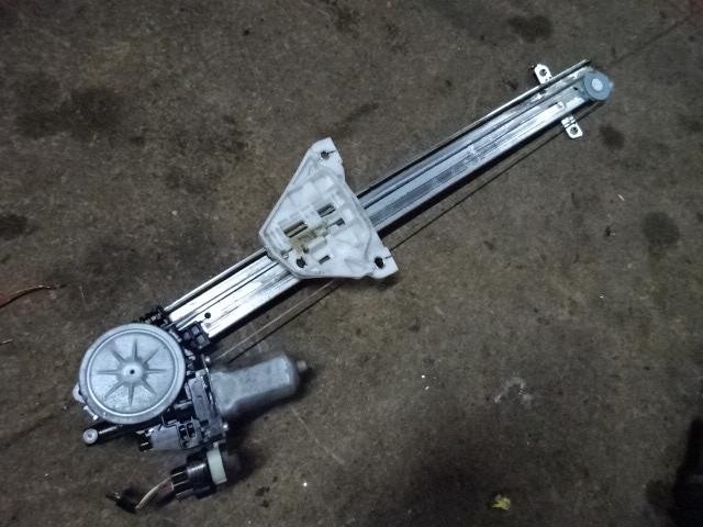 【中古】中古部品 ワゴンＲ MH23S 右ﾌﾛﾝﾄﾄﾞｱﾚｷﾞｭﾚｰﾀ･ﾓｰﾀｰ 【3310410000-001669213313120】