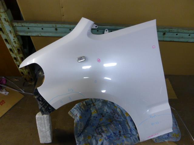 【中古】中古部品 ポルテ NNP10 左ﾌﾛﾝﾄﾌｪﾝﾀﾞｰ 【3310410000-001149539010700】