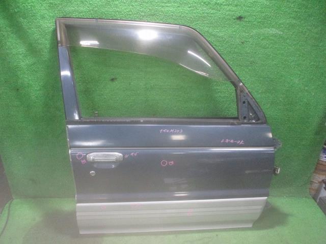 【中古】中古部品 パジェロ V24WG 右ﾌﾛﾝﾄﾄﾞｱ 【3500080000-220404000913100】