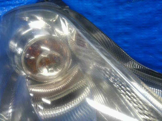 【中古】中古部品ブレイドAZE156H右ヘッドランプ【3310200100-000016718710800】