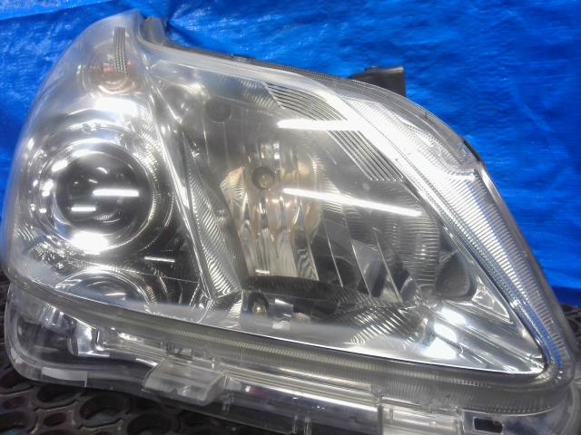 【中古】中古部品ブレイドAZE156H右ヘッドランプ【3310200100-000016718710800】