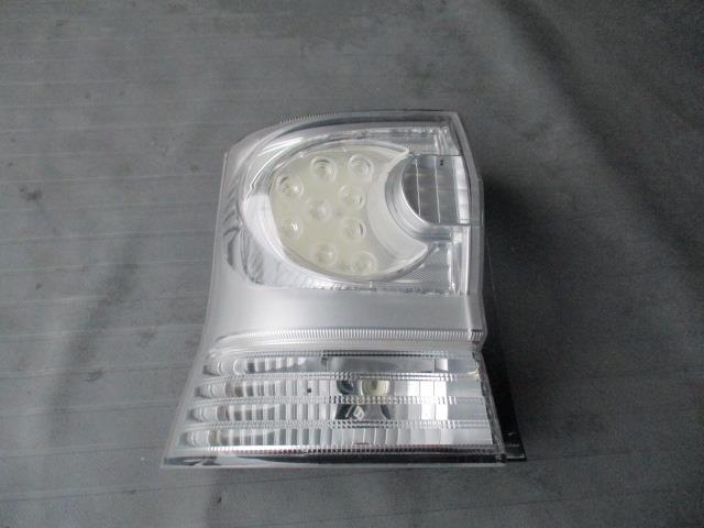 【中古】中古部品 タント L375S 左ﾃｰﾙﾗﾝﾌﾟ 【3310190100-000223020515600】