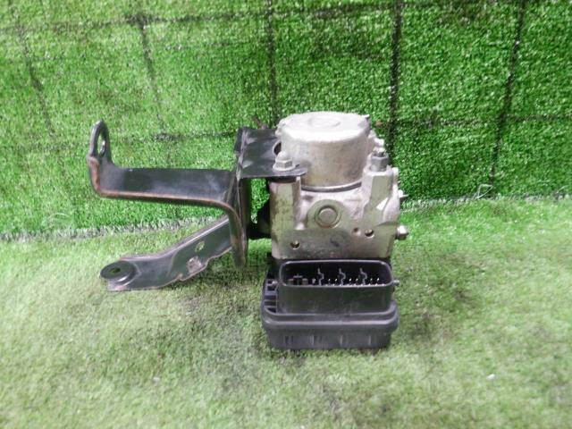 【中古】中古部品 ヴォクシー AZR65G ABSｱｸﾁｭｴｰﾀｰ 【3330420100-220809000142500】