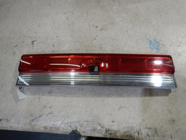 【中古】中古部品 デリカＤ5 CV4W ﾘｱﾌｨﾆｯｼｬｰﾊﾟﾈﾙ 【3330810100-220824000215200】