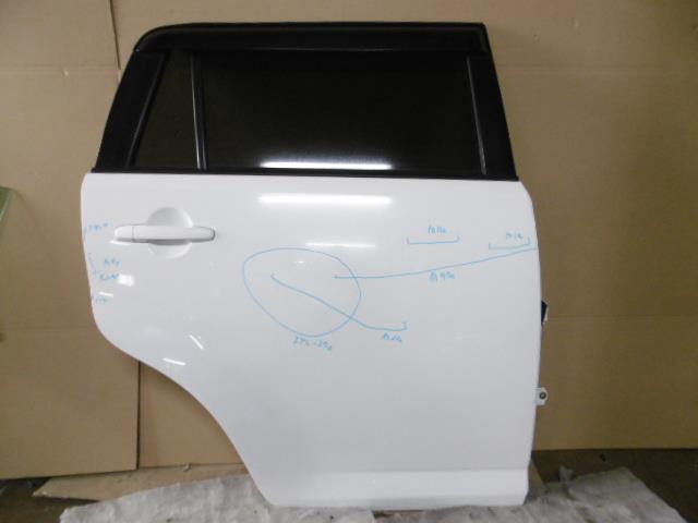 【中古】中古部品 カローラルミオン NZE151N 右ﾘｱﾄﾞｱ 【3310410000-001292552413300】
