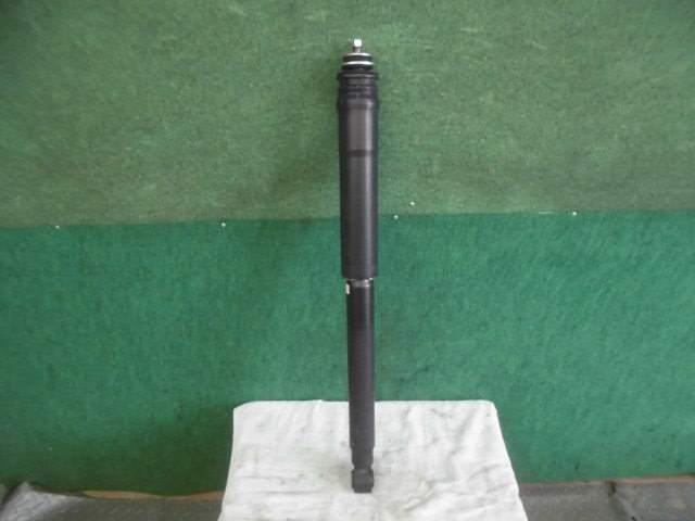 【中古】中古部品 ヴォクシー ZRR70G 右ﾘｱｼｮｯｸｱﾌﾞｿｰﾊﾞｰ 【3310420000-000002122050700】