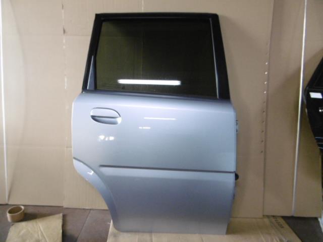 【中古】中古部品 ムーヴ L150S 右ﾘｱﾄﾞｱ 【3310410000-001400599013300】