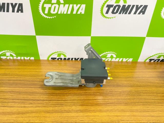 【中古】中古部品 ワゴンＲ MH55S ABSｱｸﾁｭｴｰﾀｰ 【3330440100-220901000142500】