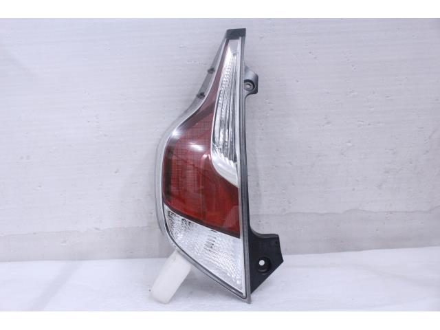 【中古】中古部品 アクア NHP10 左ﾃｰﾙﾗﾝﾌﾟ 【3260520000-001548029815600】