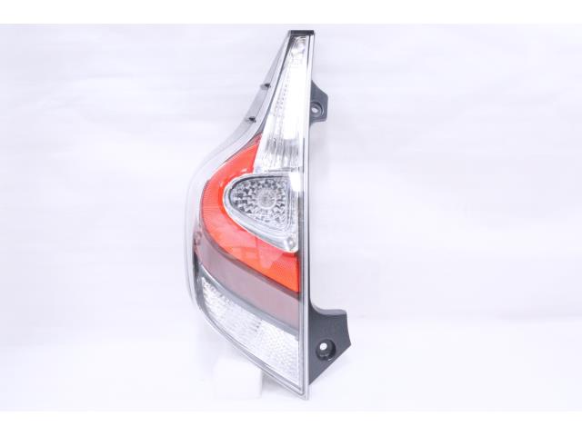 【中古】中古部品 アクア NHP10 左ﾃｰﾙﾗﾝﾌﾟ 【3260520000-001687318715600】