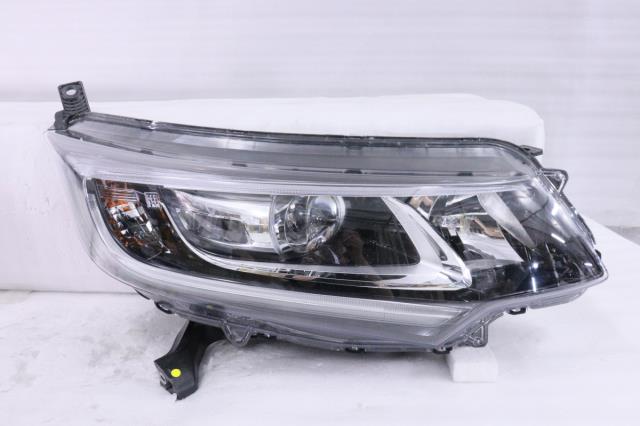 【中古】中古部品 フリード GB5 右ヘッドランプ 【3260520000-220412501210800】