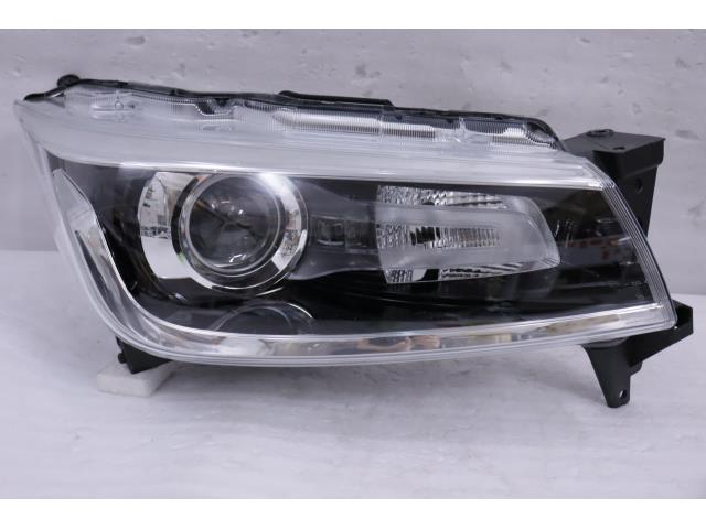 【中古】中古部品 ソリオ MA36S 右ﾍｯﾄﾞﾗﾝﾌﾟ 【3260520000-001594656010800】