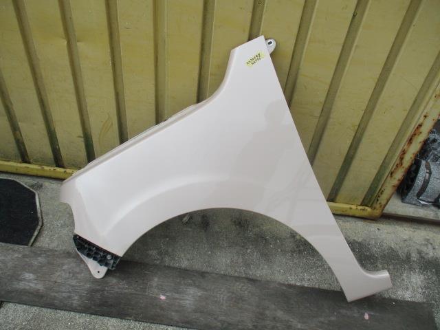 【中古】中古部品 ミラココア L675S 左ﾌﾛﾝﾄﾌｪﾝﾀﾞｰ 【3310190100-000223024810700】