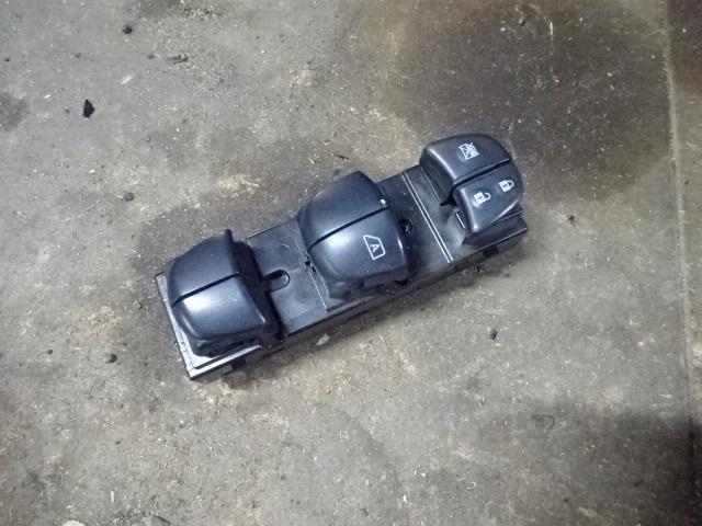 【中古】中古部品 リーフ AZE0 ﾊﾟﾜｰｳｲﾝﾄﾞｳｽｲｯﾁ 【3310410000-001669444961900】